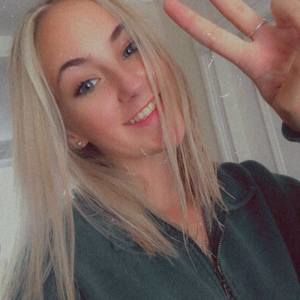 Meet your Posher, Alexis